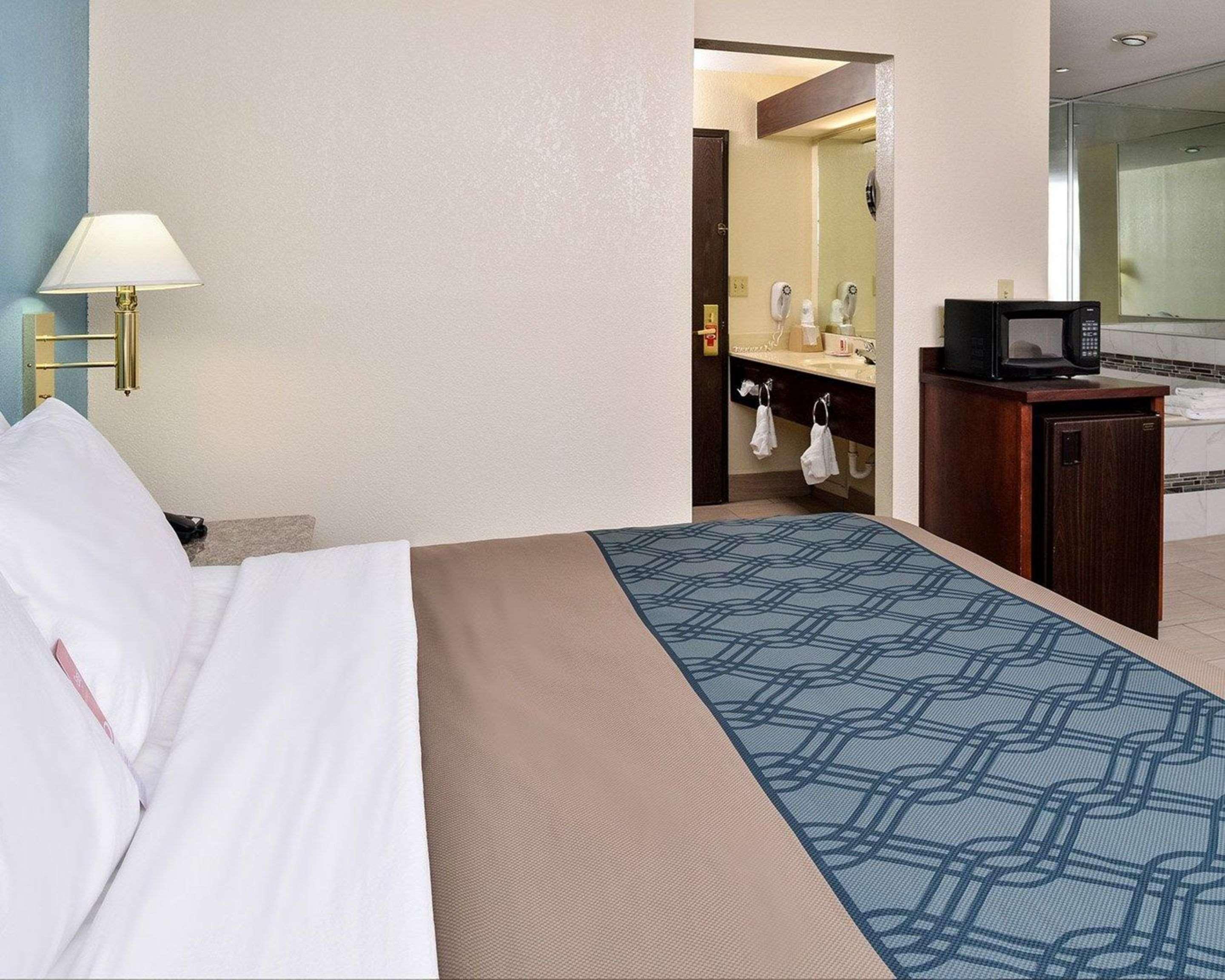 Econo Lodge Inn & Suites Shelbyville Eksteriør bilde