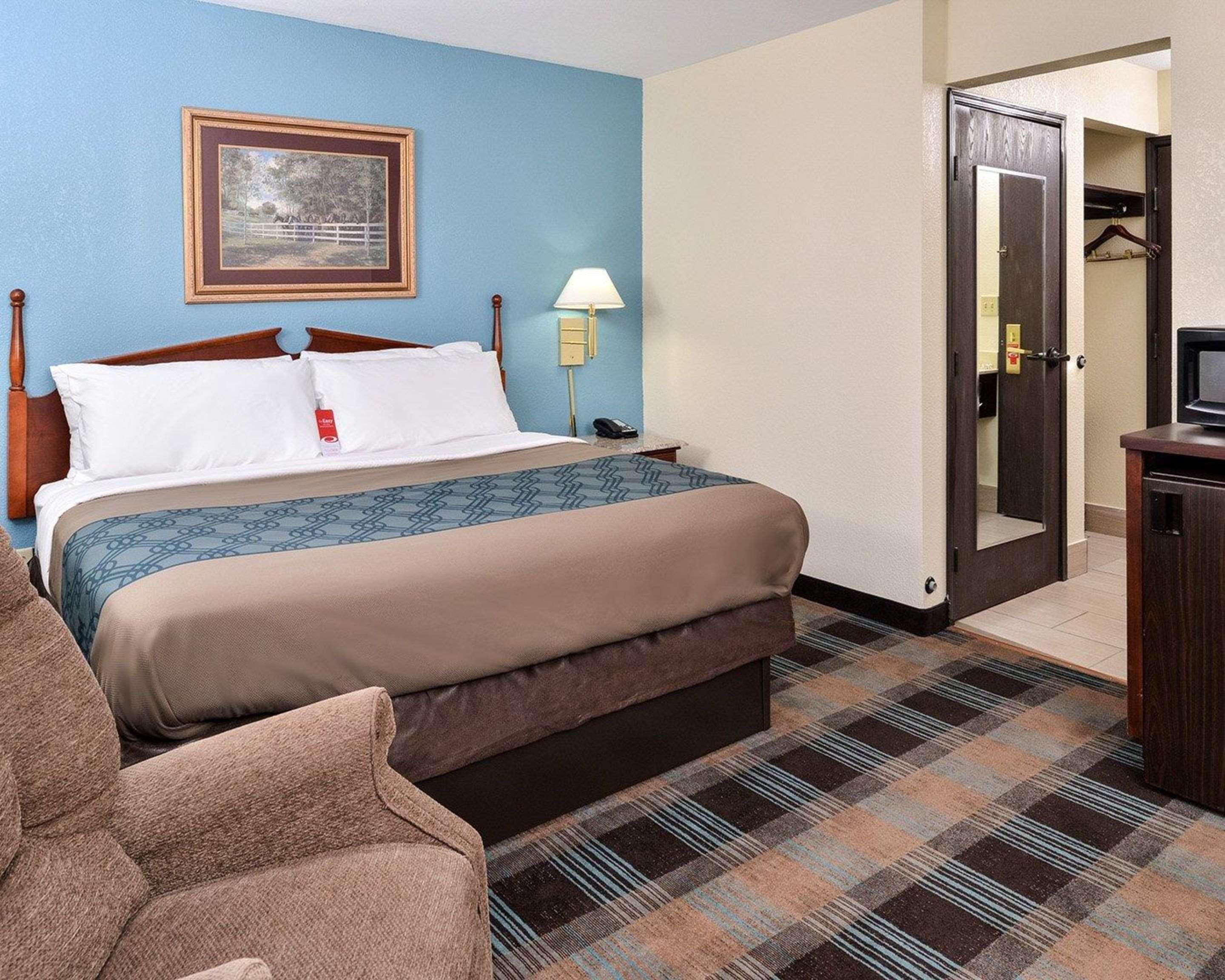 Econo Lodge Inn & Suites Shelbyville Eksteriør bilde