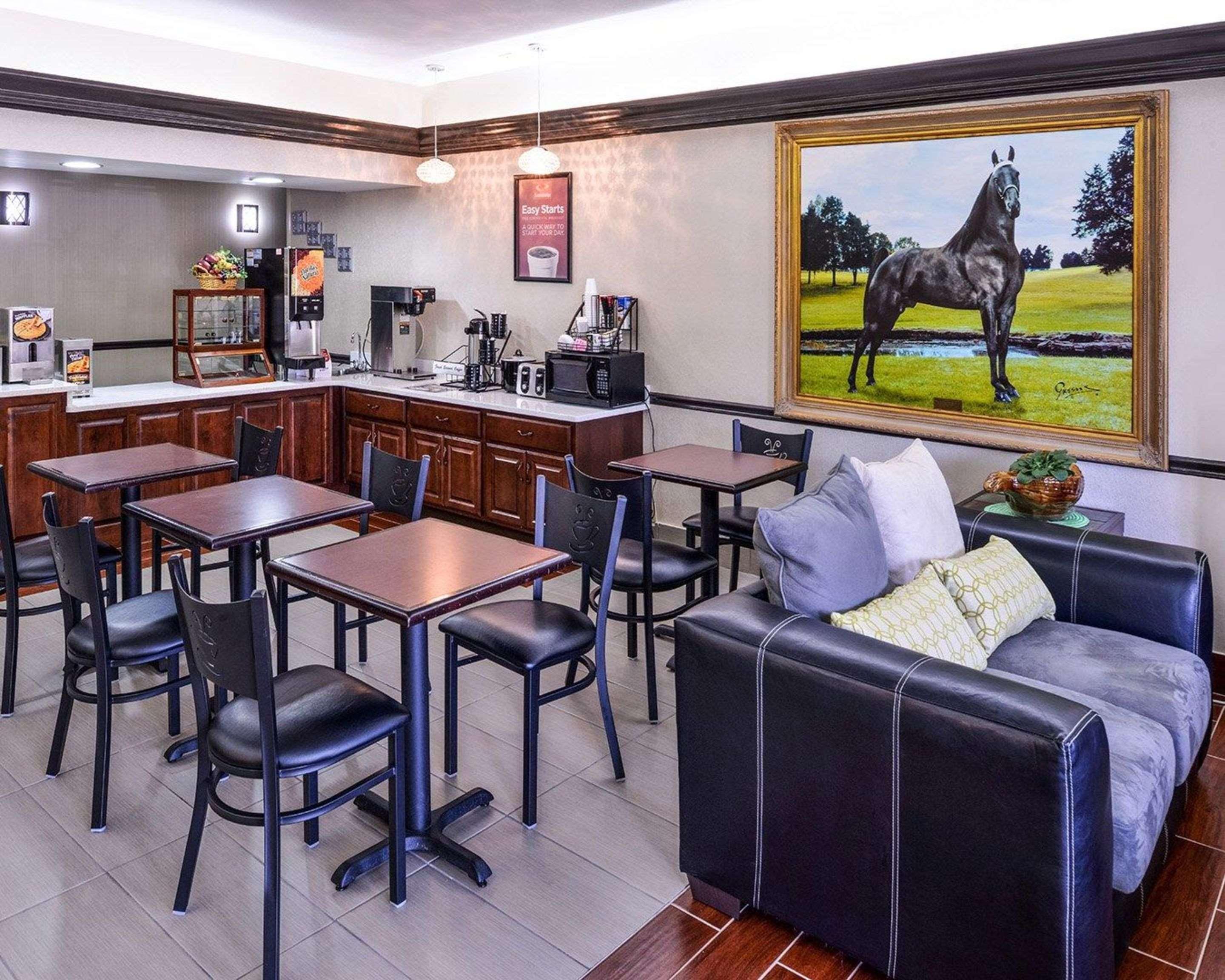 Econo Lodge Inn & Suites Shelbyville Eksteriør bilde