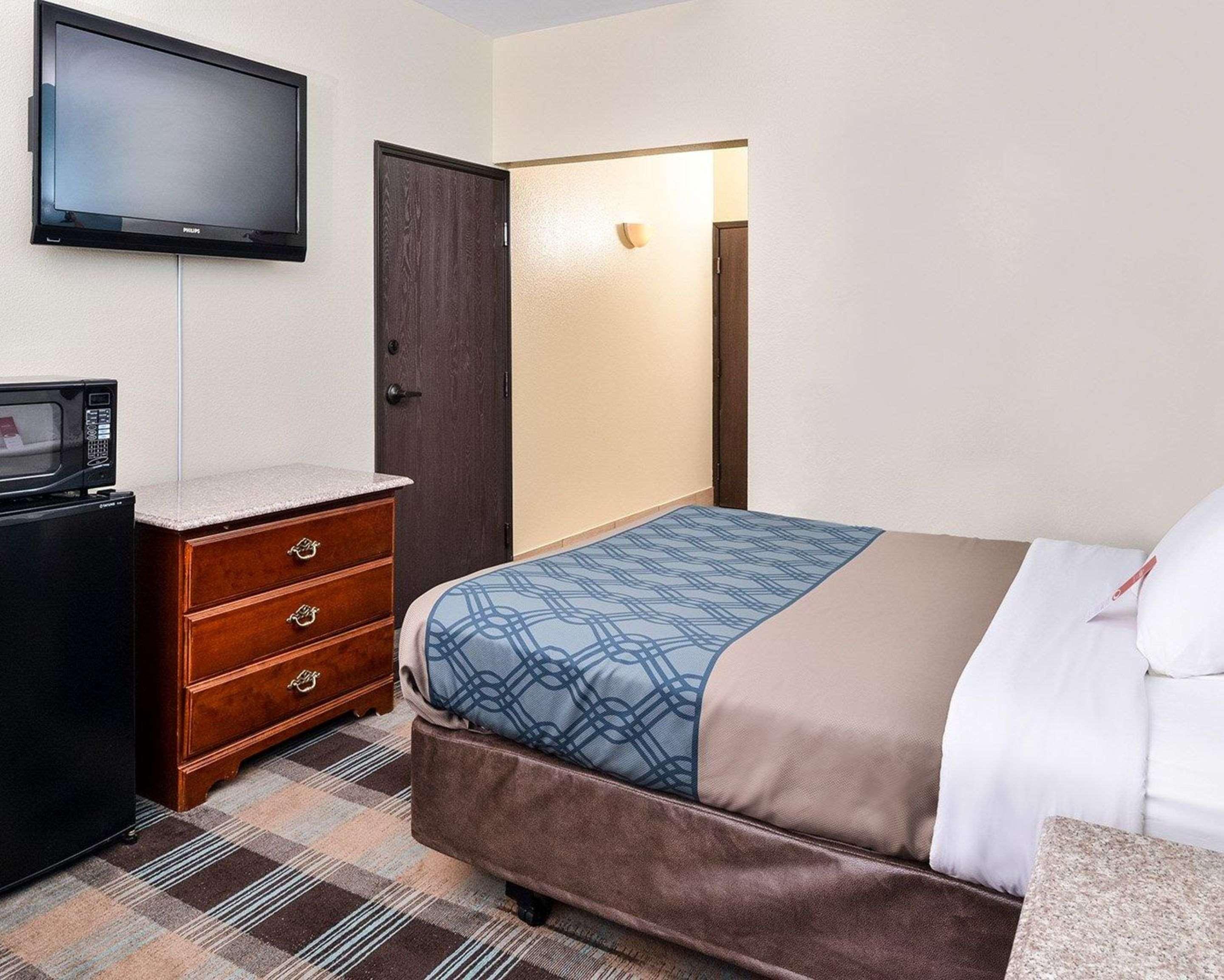 Econo Lodge Inn & Suites Shelbyville Eksteriør bilde