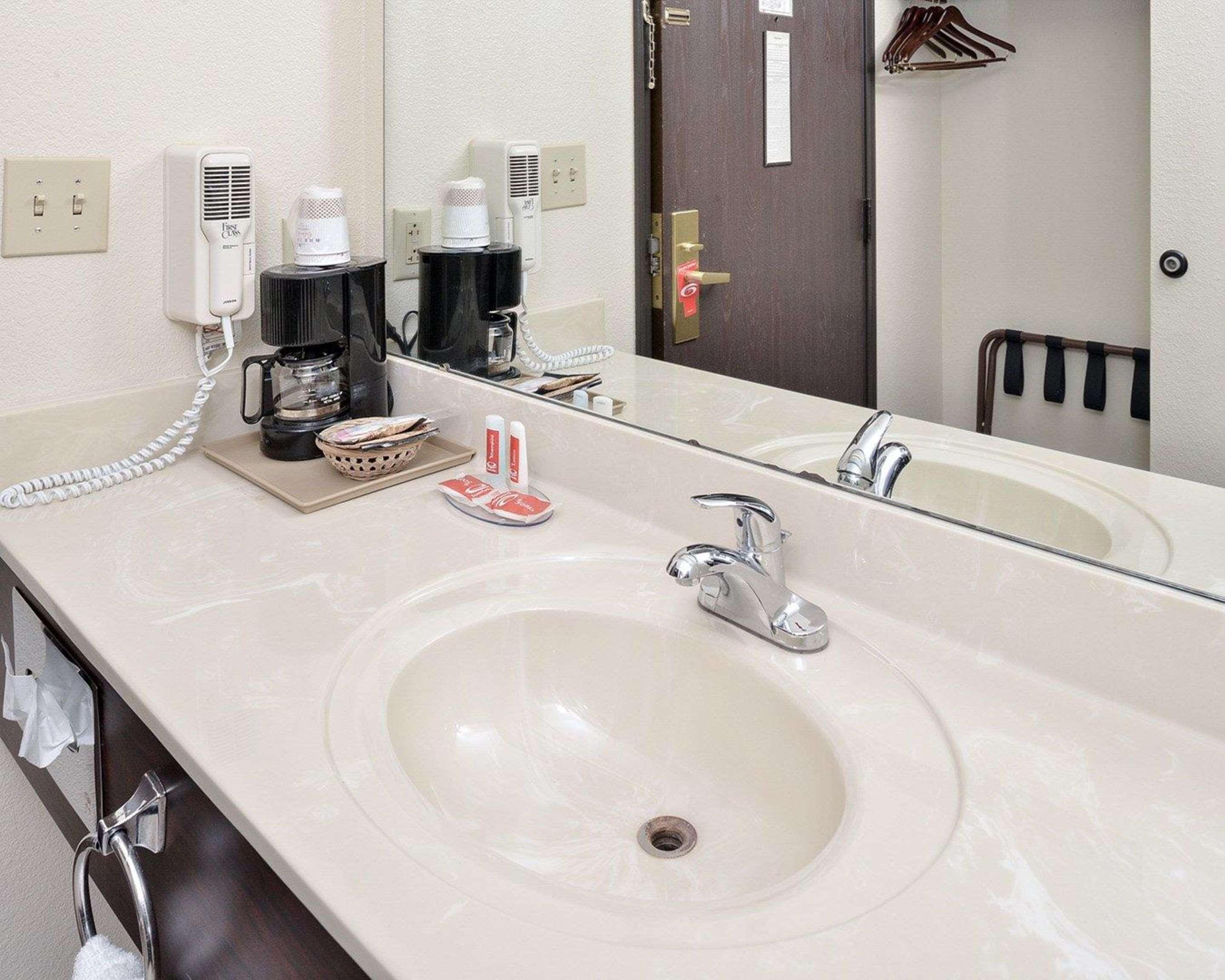 Econo Lodge Inn & Suites Shelbyville Eksteriør bilde