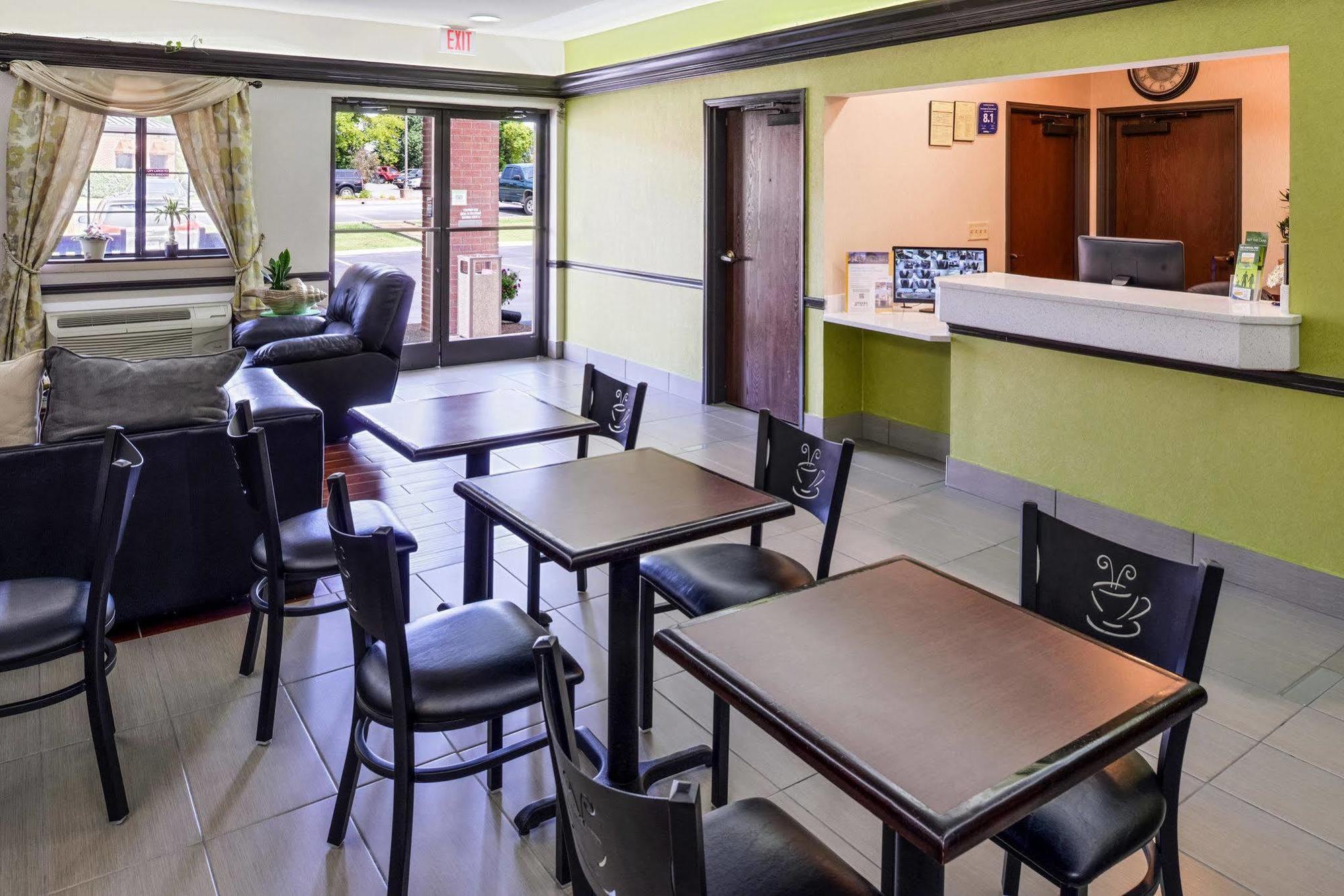 Econo Lodge Inn & Suites Shelbyville Eksteriør bilde